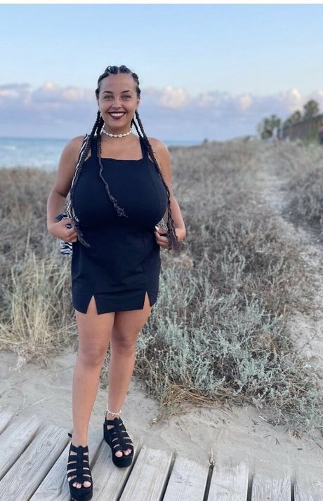 Anneris18 high quality pornstar pic