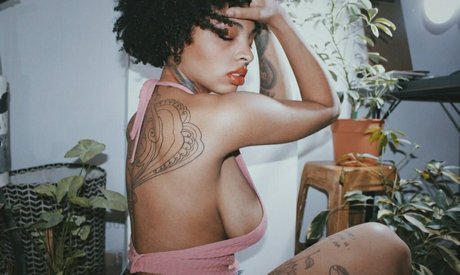 Molive art actress galleries