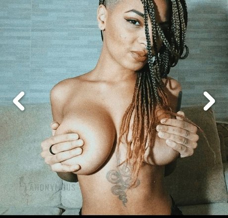 Molive model beautiful pic