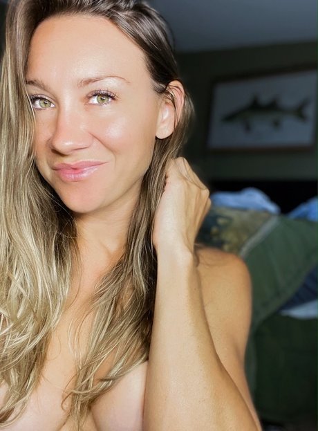 Huntress Jen hd actress pics