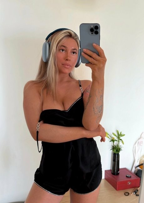 loyrifree pretty star archive