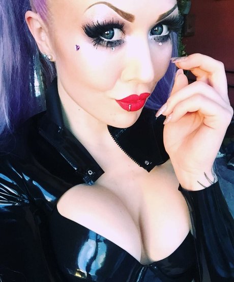 My Little Vronie sexy model galleries