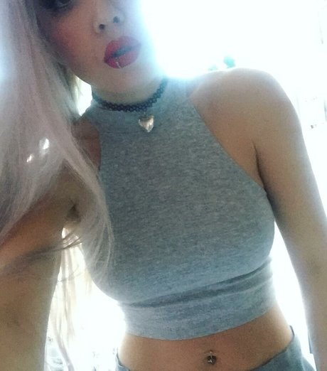 My Little Vronie hot pornstar pics