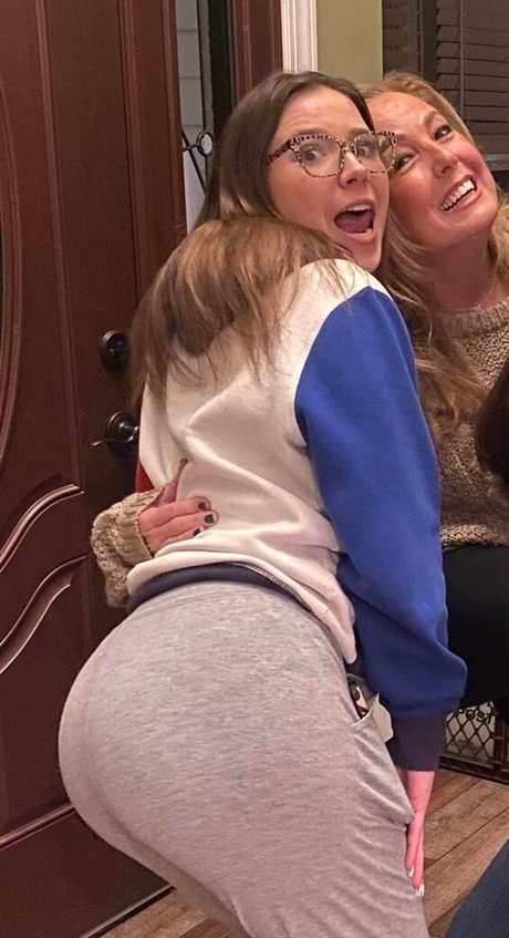 Show Your Girlfriend pornstar pictures