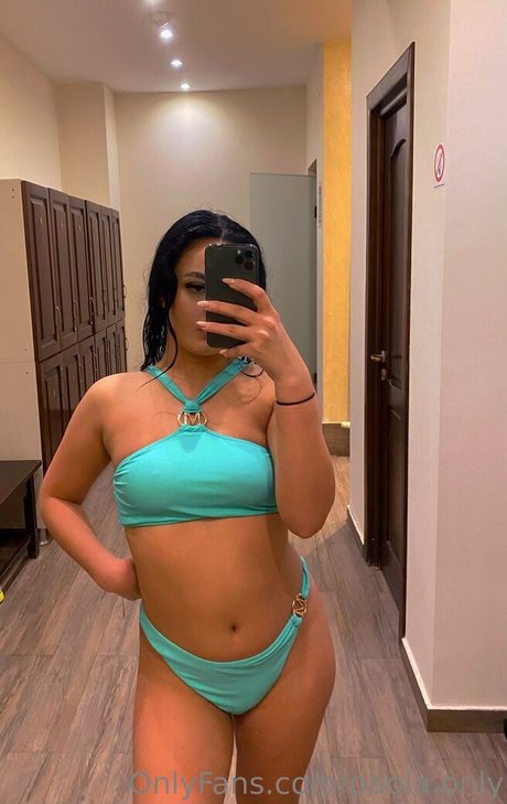 paola only porn model picture