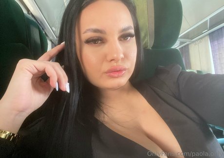 paola only pretty star img