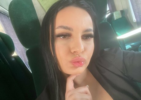 paola only star exclusive archive