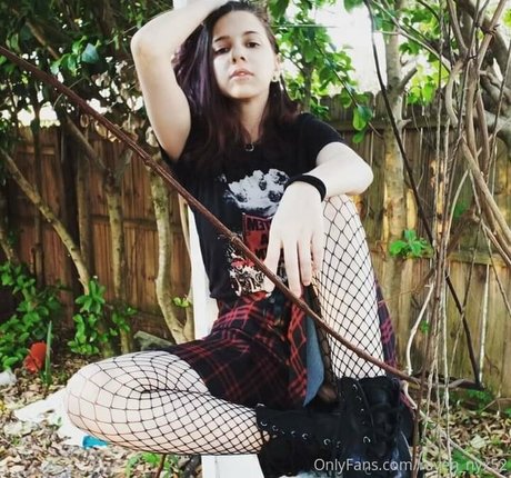 raven nyx52 nude pornstar pics