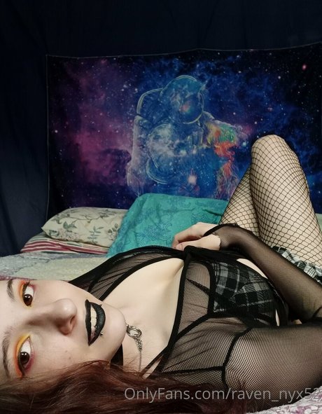 raven nyx52 naked actress pic