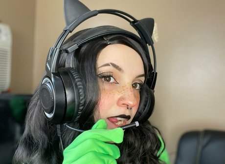 youkittenme sexy model image