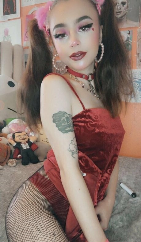 peachykaz perfect model pic