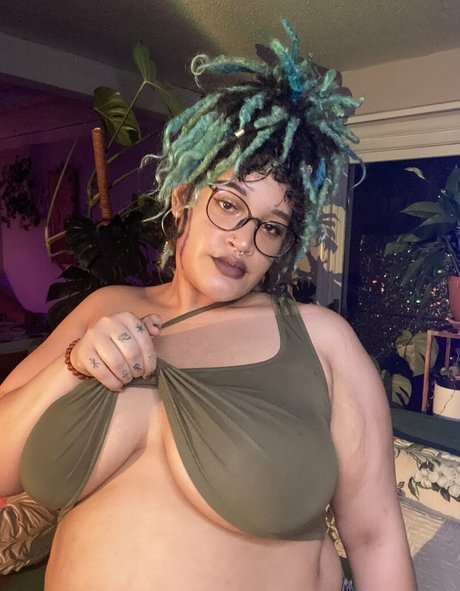 StickyEmpress model adult galleries