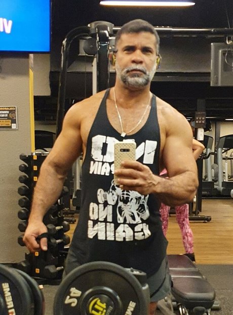 jorginhokarioka21 model sexy gallery