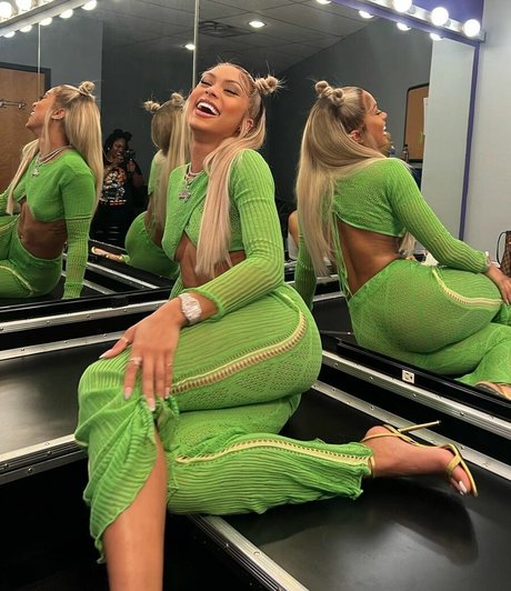 Jilly Anais porn star photos