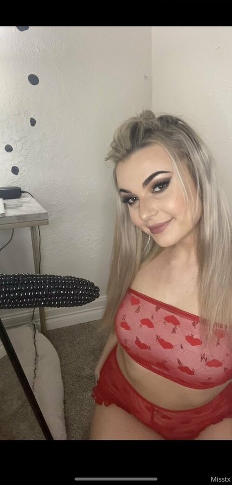 rawmisshoney erotic actress photo