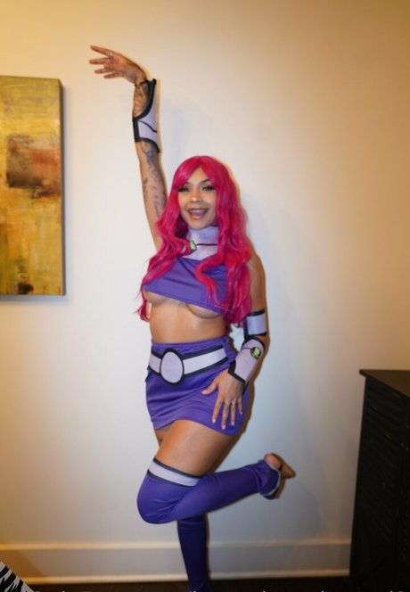 hannahmarieroyal2 nudes model img