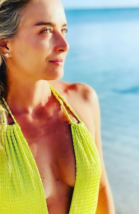 angelicaksy erotic star image