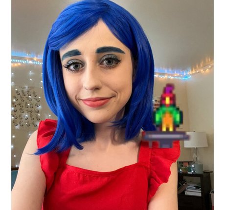 Atwentysomethingloser naked star image