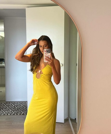 Taya Brooks nice star image