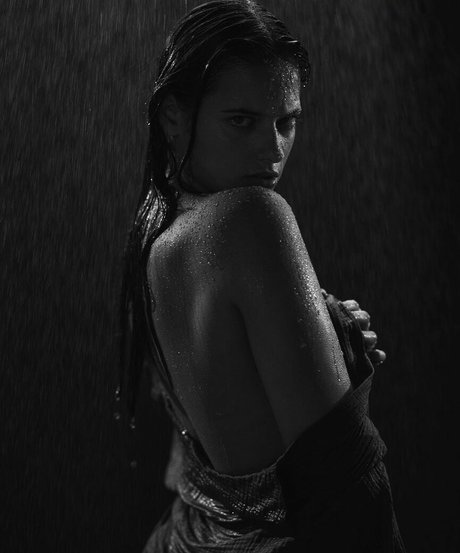 Taya Brooks adult model img