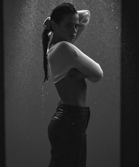 Taya Brooks nude pornstar img