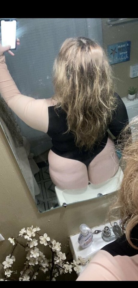 dddstaciie exclusive model photo