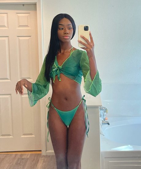 Luhmulaa sexy model gallery