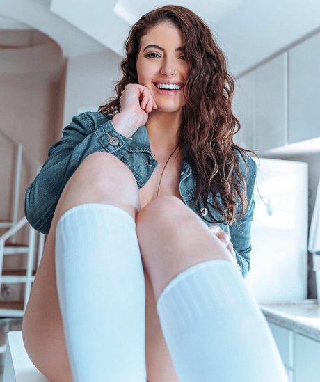 Ariane Rey star art pictures