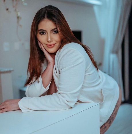 Ariane Rey model art photos