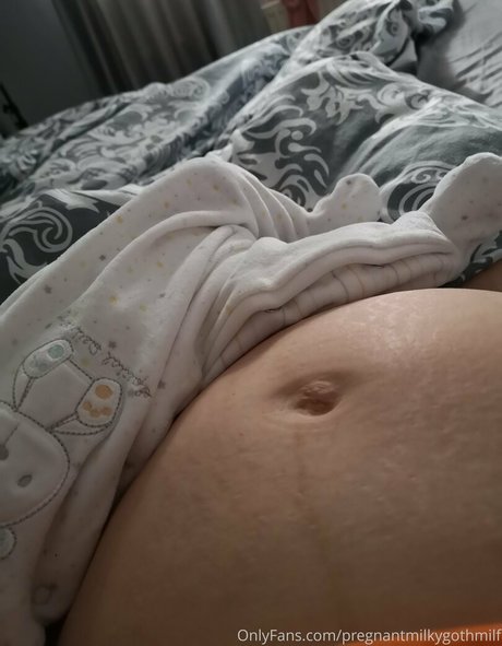 pregnantgothmama beautiful pornstar image