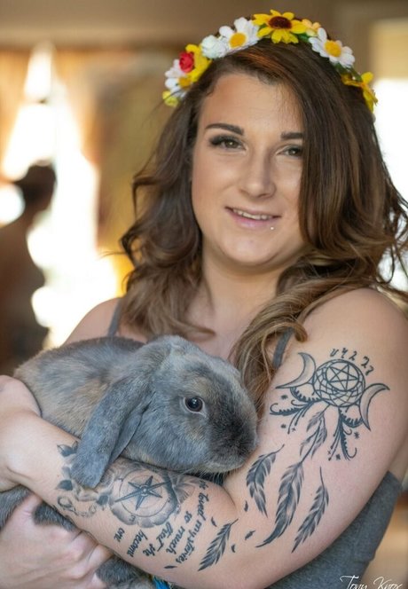 pregnantgothmama hot star photo