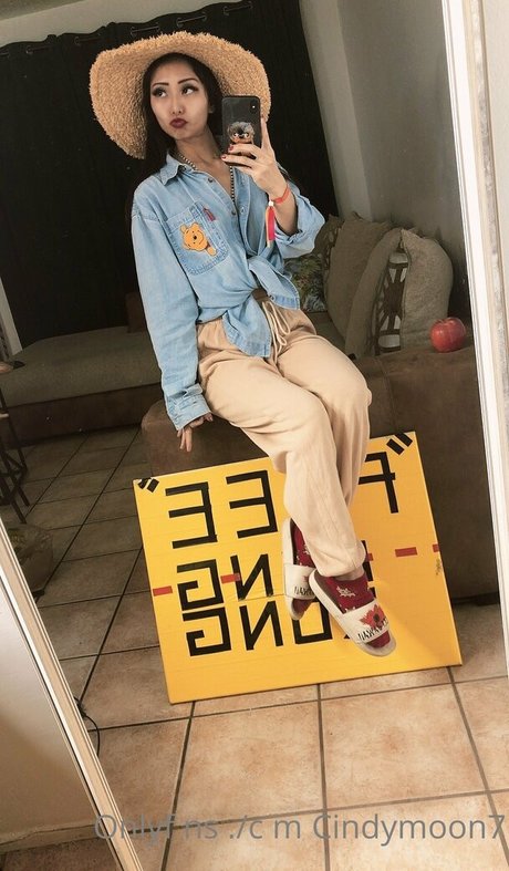 cindymoon7 naked pornstar pic