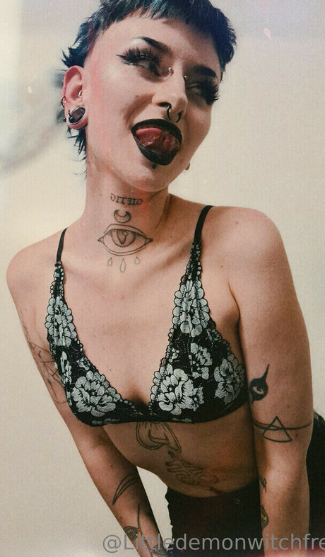 LittleDemonWitch model pics