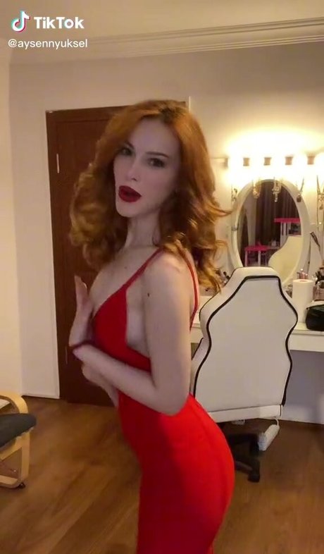 Aysennyuksel exclusive actress pics