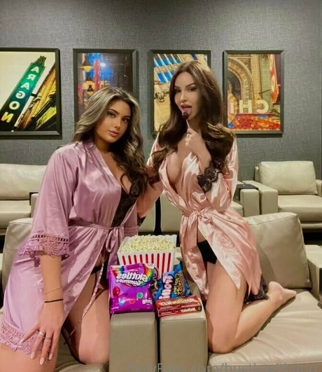 HustlewithAnn art model img