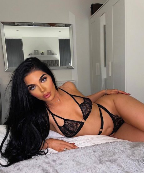 Emily Oldring model erotic image