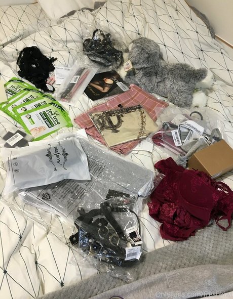 freshkiwi adult actress images