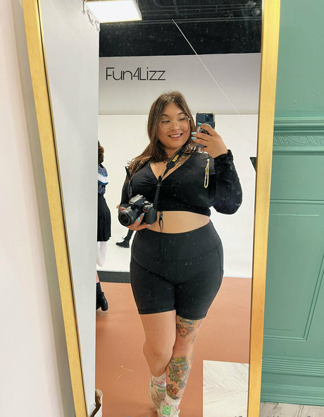 fun4lizzsfw pornstar sex picture