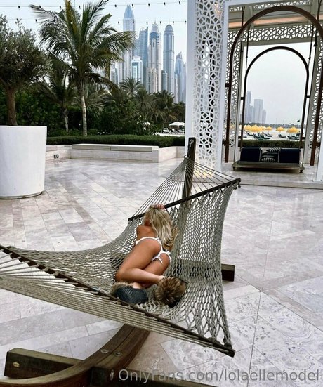 lolaellemodel high quality pornstar image