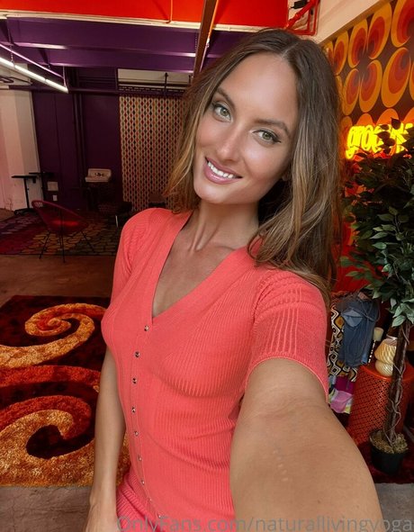 naturallivingyoga sexy star gallery