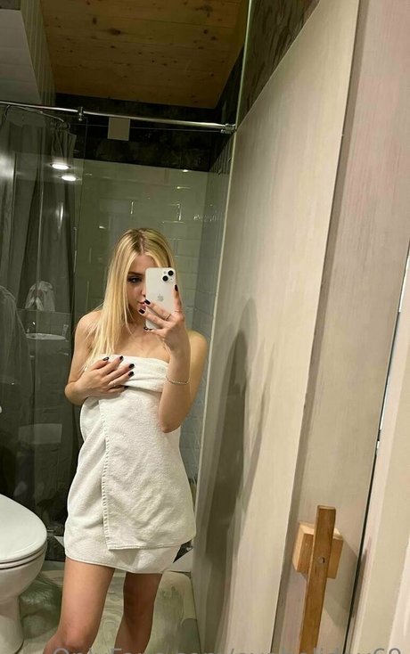 evaholiday69 model exclusive picture