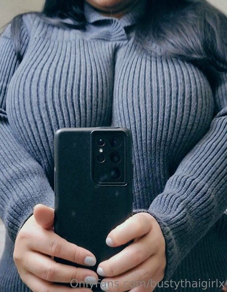 bustythaigirlx star free picture