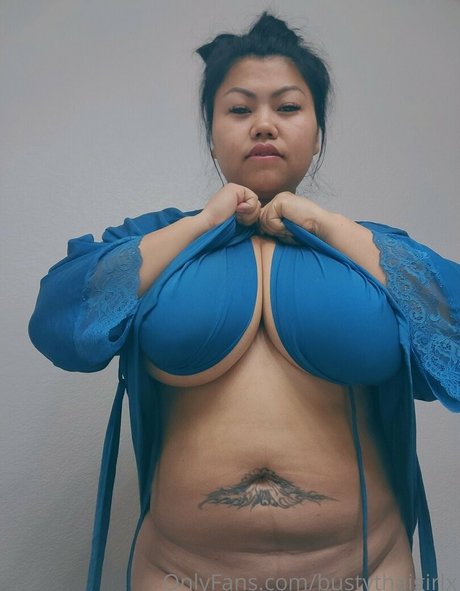 bustythaigirlx nude pornstar pics