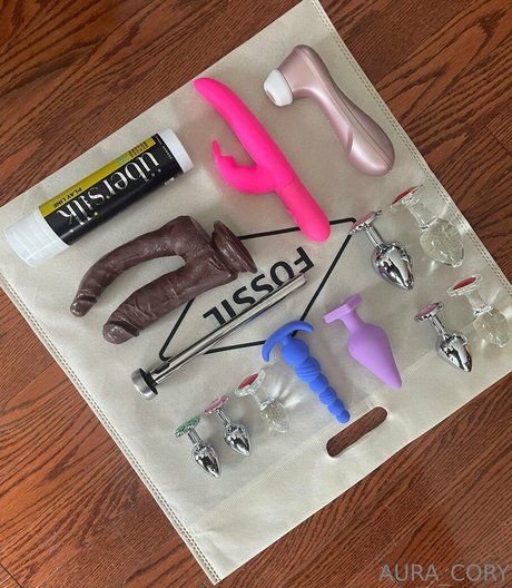 auracory model photo