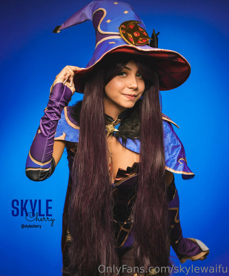 skylewaifu sexy pornstar pic