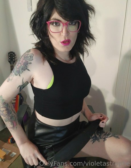 Violet Nothing xxx model photos