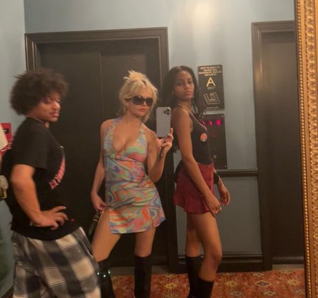 Emily Lind profile pic