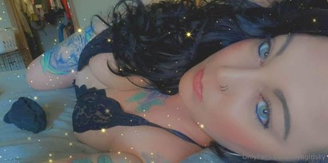 itsyagirlsky pornstar sexy pics