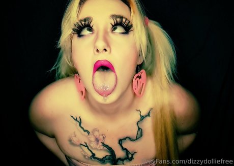 dizzydolliefree art star gallery