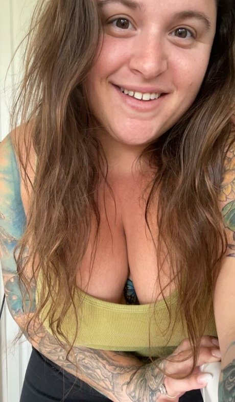 HandfulHeather exclusive pornstar images